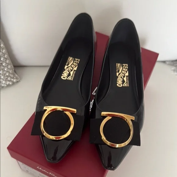 Salvatore Ferragamo | Shoes | Salvatore Ferragamo Black And  display picture 1
